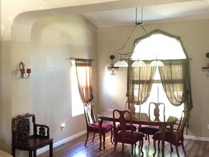 142 Mike Gartrell Cir in Sacramento, CA - Foto de edificio - Building Photo