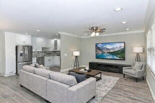 864 Normandy R in Delray Beach, FL - Building Photo