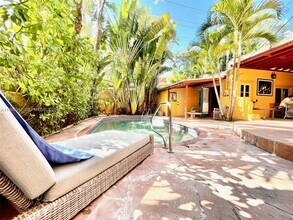 168 NE 44th St in Miami, FL - Building Photo - Building Photo