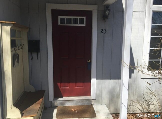 70 Hubbard Rd in Guilford, CT - Building Photo - Building Photo