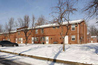 Carpenter Apartments in Louisville, KY - Building Photo - Building Photo