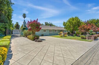 3220 Fieldcrest Dr in Sacramento, CA - Building Photo - Building Photo