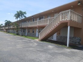 1154 W 35th St in Hialeah, FL - Building Photo