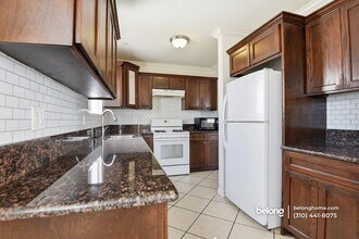 1614 W 39th Pl in Los Angeles, CA - Foto de edificio - Building Photo