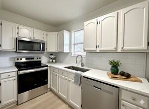 311 W Crest Ave in Tampa, FL - Building Photo - Building Photo