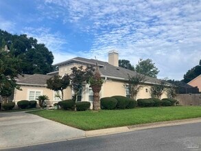 3005 Lake Pointe Cir in Pensacola, FL - Foto de edificio - Building Photo