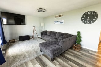 39259 N Jackson Dr in Spring Grove, IL - Building Photo - Building Photo