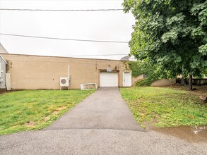 328 University Ave in Rochester, NY - Foto de edificio - Building Photo