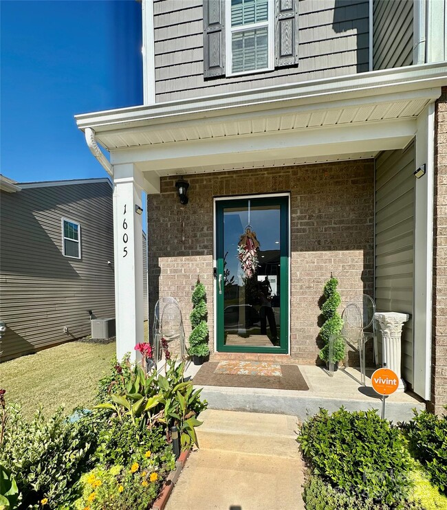 1605 Blue Velvet Ln in Dallas, NC - Building Photo - Building Photo