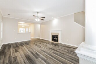 2223 Purple Leaf Ln in Memphis, TN - Foto de edificio - Building Photo