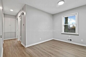 3107 Iris Way in Louisville, KY - Building Photo - Building Photo