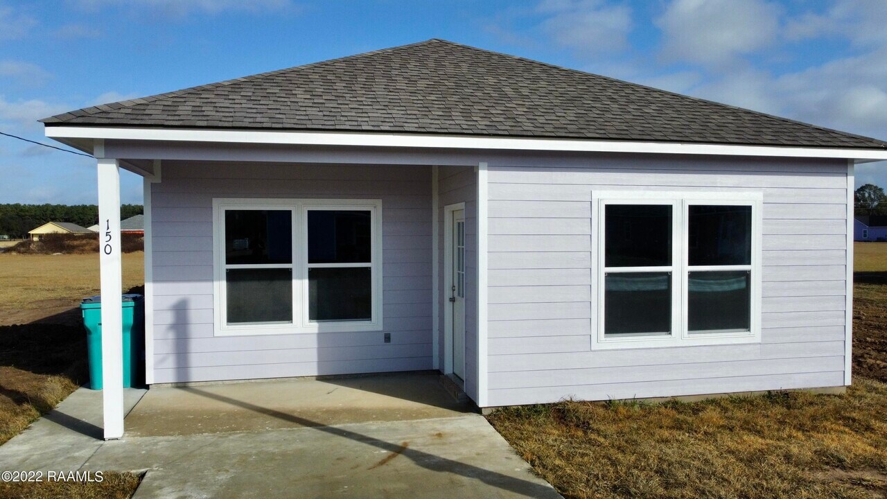 150 Le Village Loop Photo