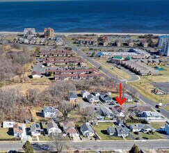 8 Calvert Ave in Long Branch, NJ - Foto de edificio - Building Photo