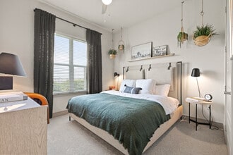 One90 Gateway in Plano, TX - Building Photo - Interior Photo