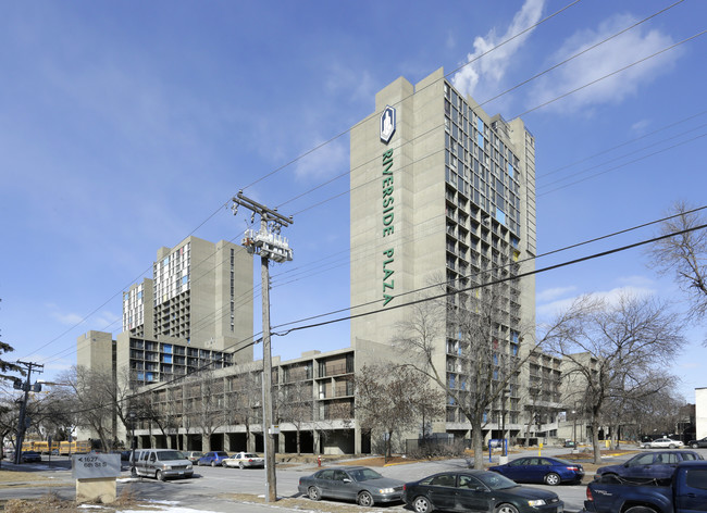 Riverside Plaza in Minneapolis, MN - Building Photo - Building Photo