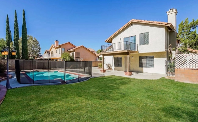 property at 4540 Grandview Dr