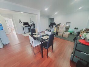 7 4th St, Unit 3 in Stamford, CT - Foto de edificio - Building Photo