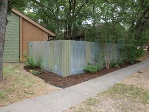 1507 Bridgeway Dr in Austin, TX - Building Photo - Building Photo