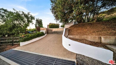 2915 Tuna Canyon Rd in Topanga, CA - Building Photo - Building Photo