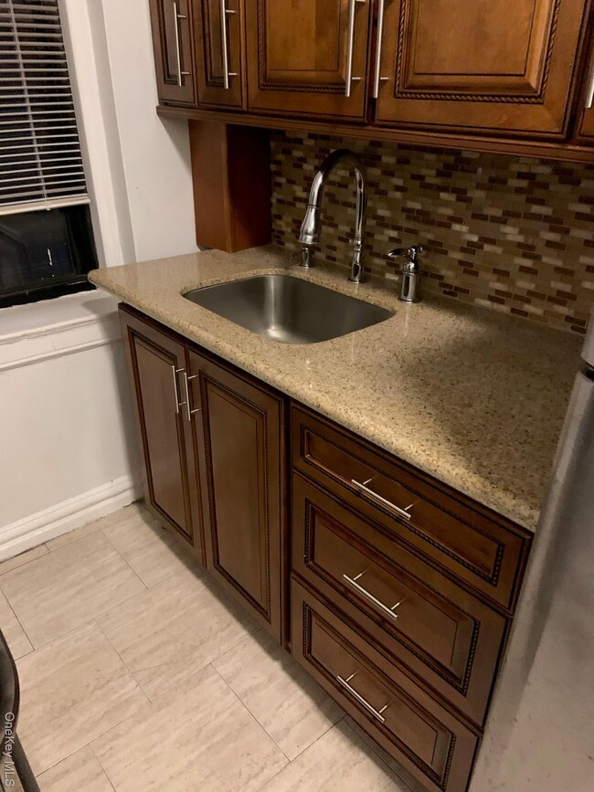 77-20 Austin St in Queens, NY - Building Photo - Building Photo