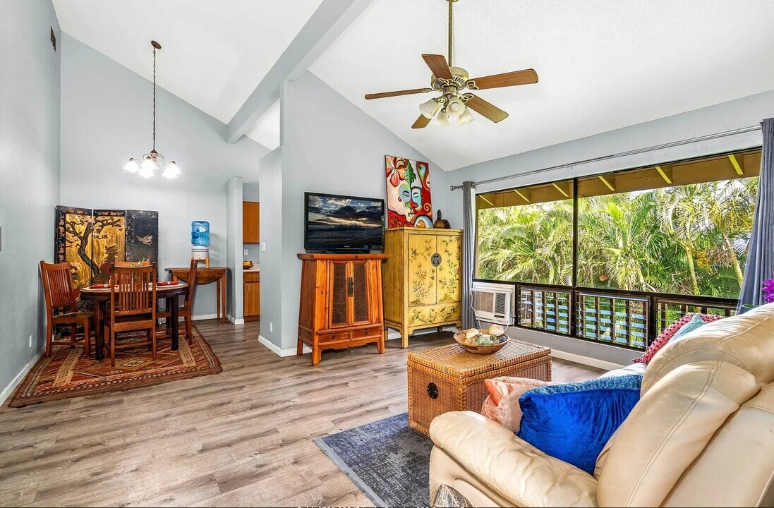 15 Kulanihakoi St, Unit 17H in Kihei, HI - Building Photo