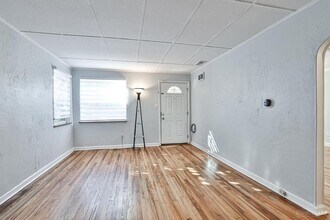 632 Straight St in Cincinnati, OH - Foto de edificio - Building Photo