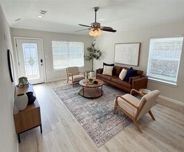 901 W Munson St in Denison, TX - Building Photo - Building Photo