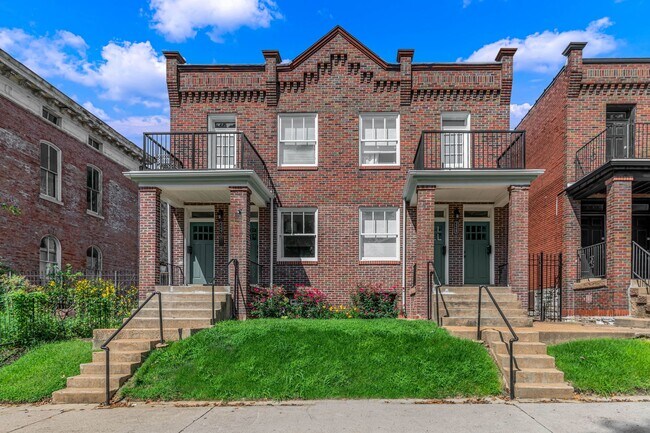3325-3327 Demenil Pl