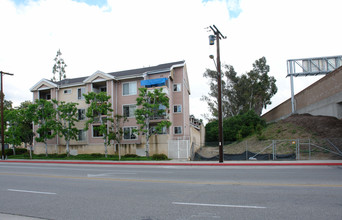 700 Fairmont Ave in Glendale, CA - Building Photo - Building Photo