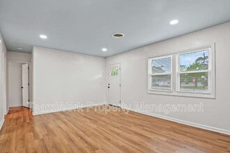 3042 Terry Dr in N. Charleston, SC - Building Photo - Building Photo