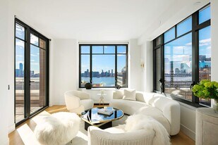 110 Charlton St in New York, NY - Building Photo