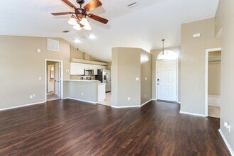 6410 64th Dr E in Palmetto, FL - Building Photo - Building Photo