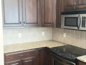 1070 Camden Park Dr in Watkinsville, GA - Building Photo - Building Photo