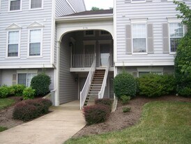 8136 Bayonet Way, Unit 203 in Manassas, VA - Building Photo