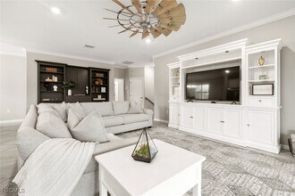 12023 Hawthorn Lake Dr in Ft. Myers, FL - Building Photo - Building Photo