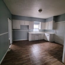378 E 156th St in Cleveland, OH - Building Photo - Building Photo