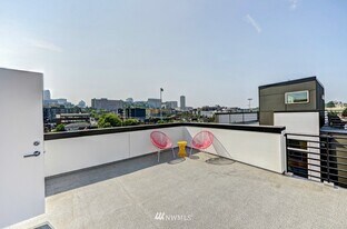 467 14th Ave in Seattle, WA - Building Photo