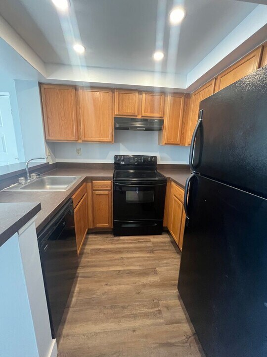 728 Executive Center Dr in West Palm Beach, FL - Building Photo
