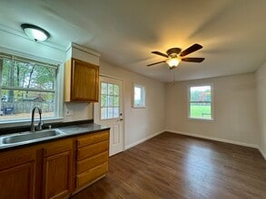 356 A Ct in Suffield, CT - Building Photo - Building Photo