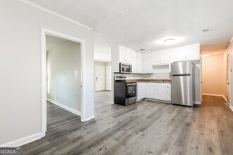 494 Clara Dr in Riverdale, GA - Building Photo - Building Photo