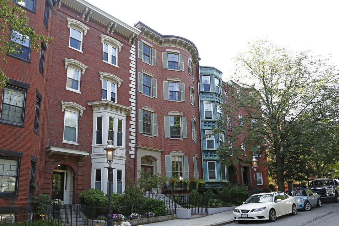 9 Monument Sq in Charlestown, MA - Foto de edificio