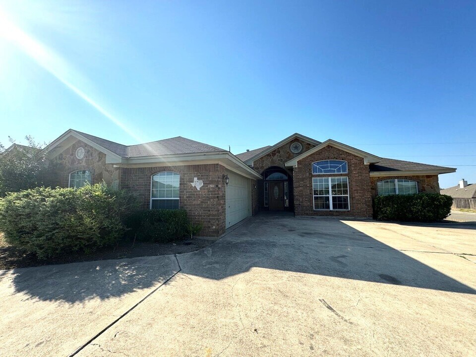 3710 Salt Fork Dr in Killeen, TX - Building Photo