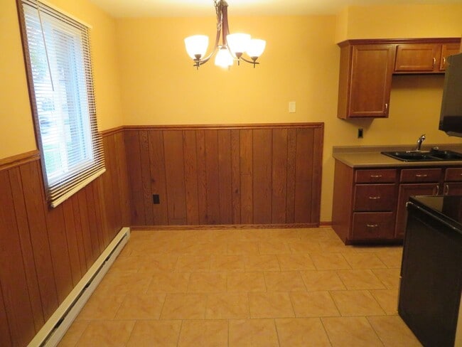 628 W State St in Hartford, WI - Building Photo - Building Photo