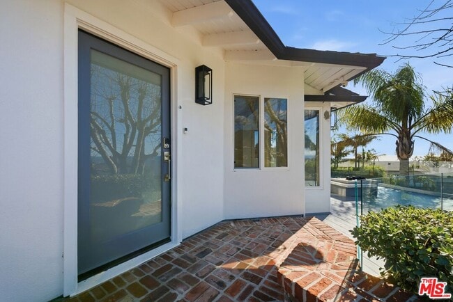 204 Tranquillo Rd in Los Angeles, CA - Building Photo - Building Photo