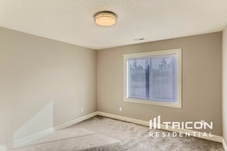 16973 University Ave in Sandy, OR - Building Photo - Building Photo