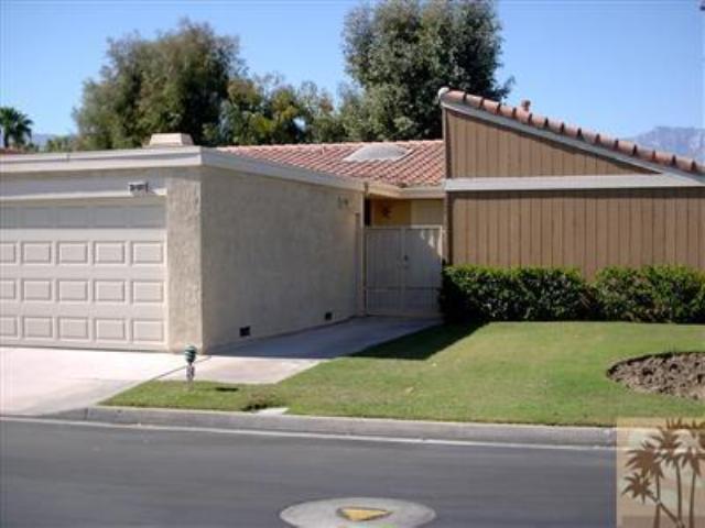 39689 Burton Dr, Unit Burton in Rancho Mirage, CA - Building Photo