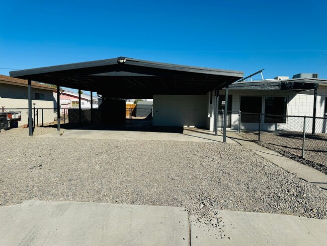 1845 Riviera Blvd in Bullhead City, AZ - Building Photo - Building Photo