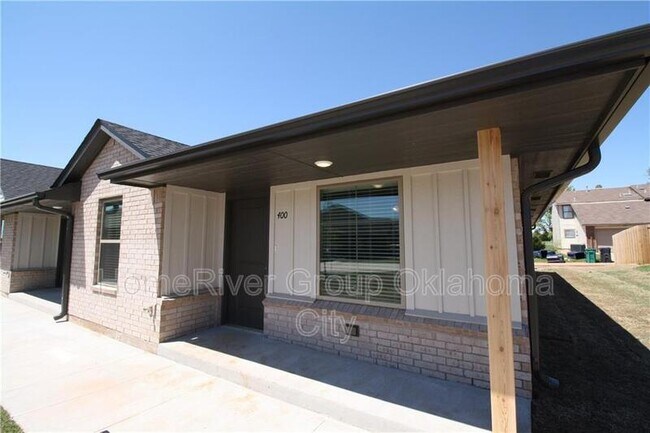 400 Vail Cir in Oklahoma City, OK - Building Photo - Building Photo