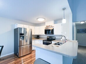 3811 Resurrection Dr in Anchorage, AK - Building Photo - Building Photo