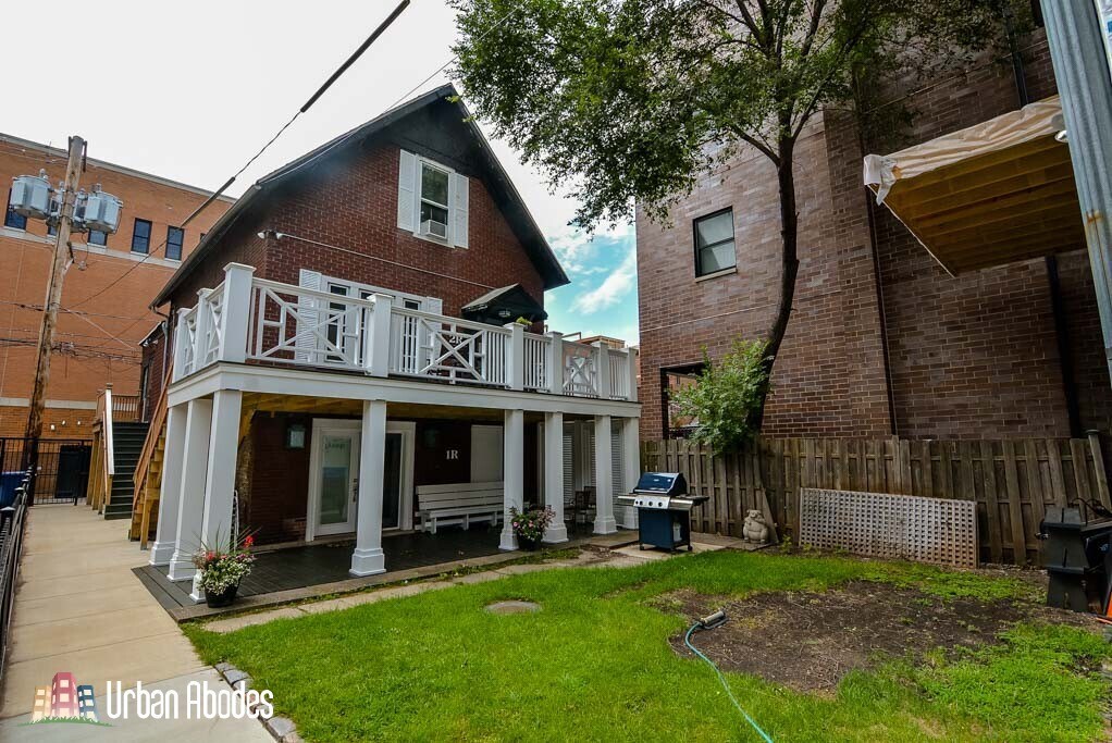 1415 W Byron St, Unit M02B in Chicago, IL - Building Photo